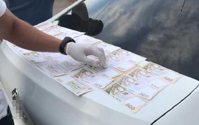 В Житомире задержали на взятке директора коммунального предприятия