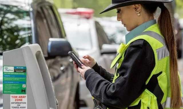 В Украине инспекторы по парковке получат новые полномочия: что изменится