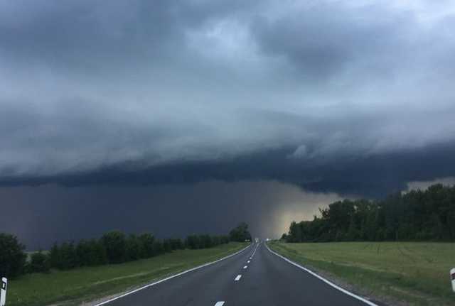 Непогода оставила без света более сотни населенных пунктов Украины