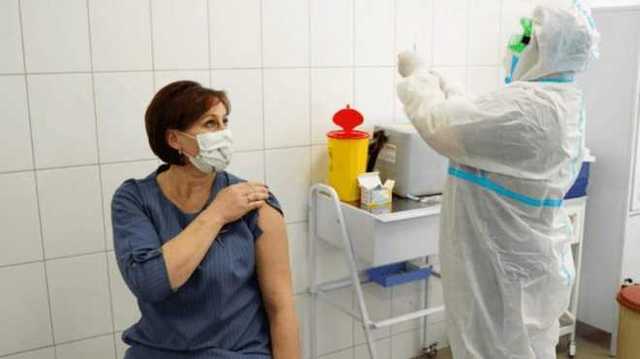 Нельзя допускать к работе без прививки, – главный санврач о вакцинации учителей