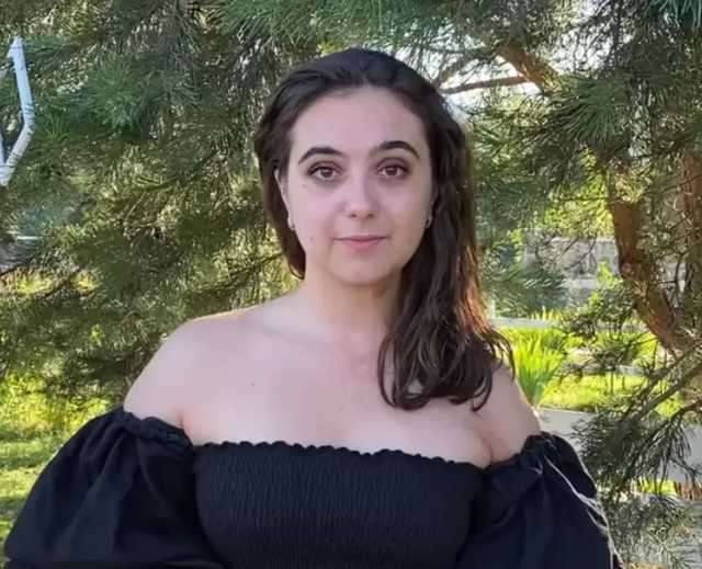 Мендель представила отрывок из книги о своей жизни и работе с Зеленским