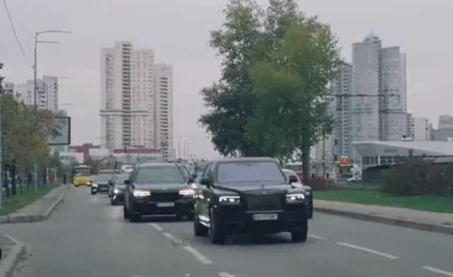 В Киеве заметили свадебный кортеж, стоимость которого превышает миллион долларов