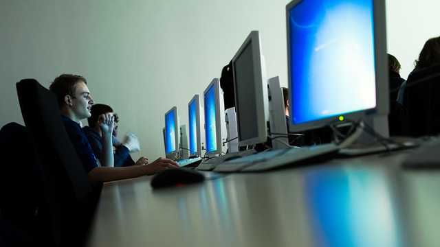 В Запорожье подполковник полиции пытался шантажировать компьютерный клуб