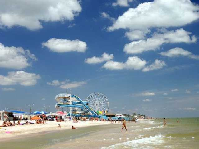 Смерть в курортной Кирилловке: парня убило током прямо на пляже