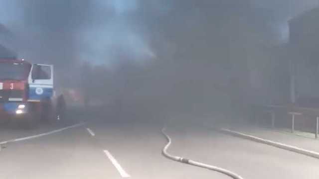 Все в черном дыму: в Беларуси горел завод "МАЗ"