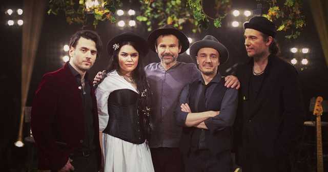 Святослава Вакарчука запідозрили у романі з молодою співачкою – ЗМІ