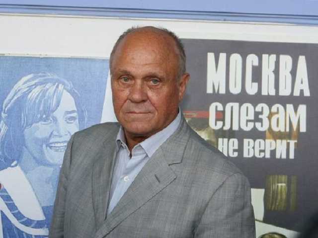 В Москве похоронили Владимира Меньшова. Фото с прощальной церемонии