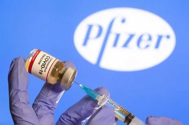 Эффективность вакцины Pfizer после шести месяцев снижается: нужна третья доза