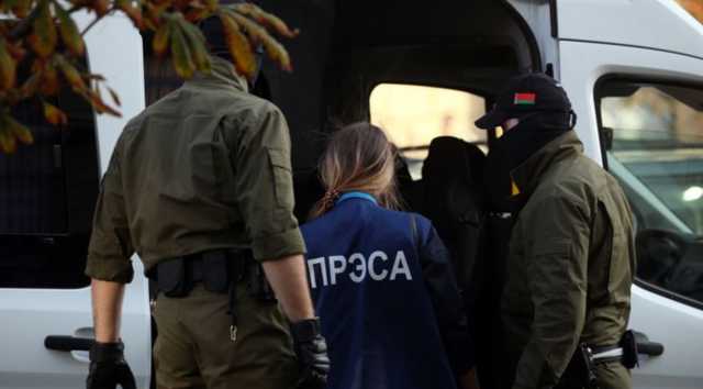 "Черный четверг независимой прессы продолжается": В Беларуси проводят обыски у журналистов