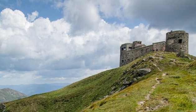 В Украинских Карпатах в июле выпал снег