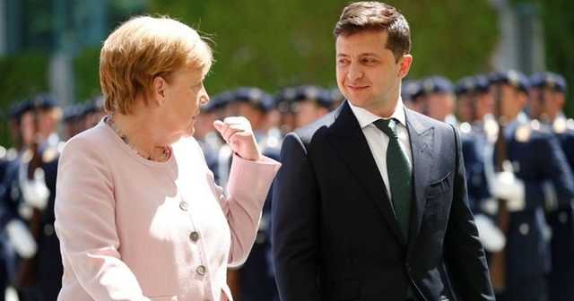 Меркель – Зеленскому: нужно реализовать формулу Штайнмайера