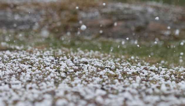 "Камни с неба заказывали?": в оккупированном Крыму выпал град огромного размера