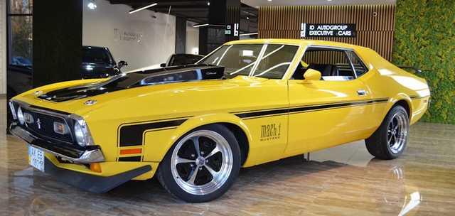 В Киеве заметили редкий суперкар из 70-х