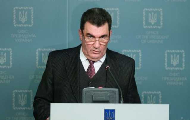 Данилов анонсировал ужесточение карантина и назвал опасные страны