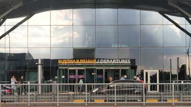 Пассажиры жалуются на "мафиозную" схему с ПЦР-тестами в "Борисполе"