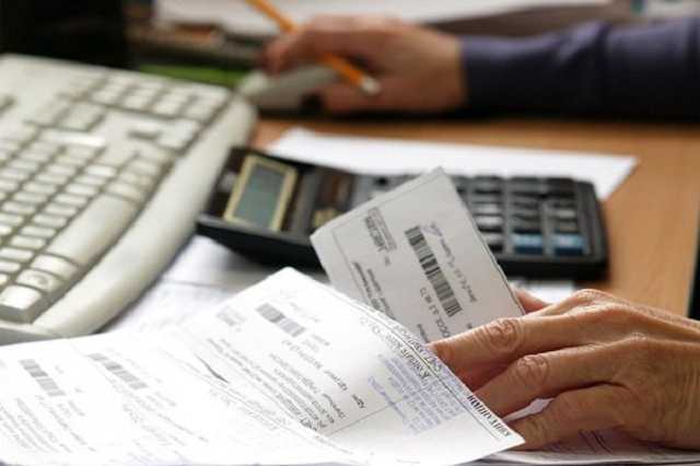 Украинцам присылают платежку за коммуналку со штрафами: за что требуют заплатить