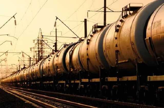 “Трейд Коммодити” и “Приват” поставят УЗ 15 тысяч тонн дизтоплива