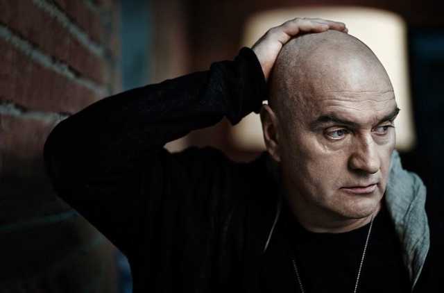 Известного российского актера экстренно госпитализировали с коронавирусом