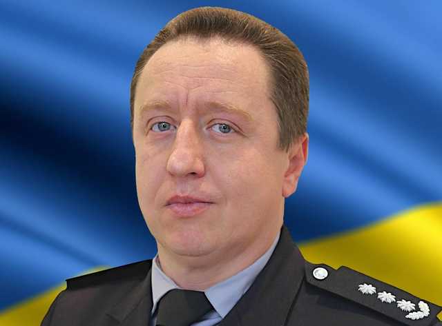 Замглавы полиции Винницкой области оформил авто на своего отца