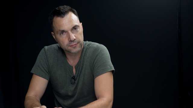 Арестович обвинил РФ в инспирации заявления Германии о необходимости соблюдать формулу Штайнмайера