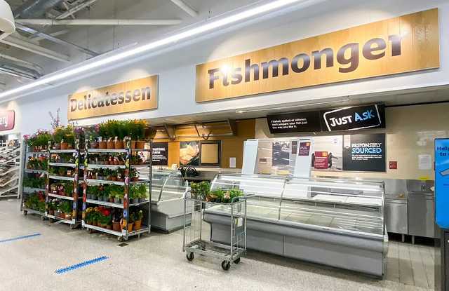 В Великобритании штамм «Дельта» стремительно продвигается, а экономика буксует — Liberation