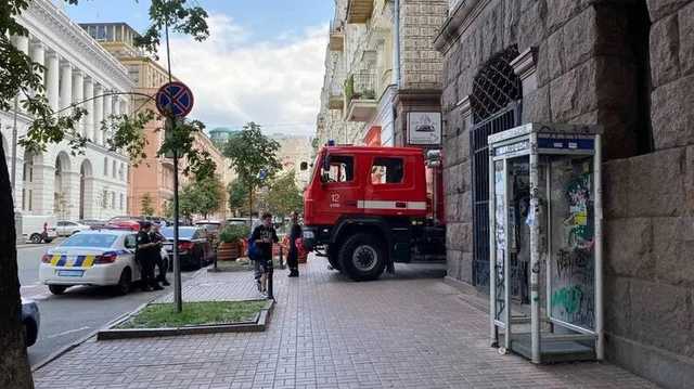 Спасатели назвали причину пожара в центре Киева
