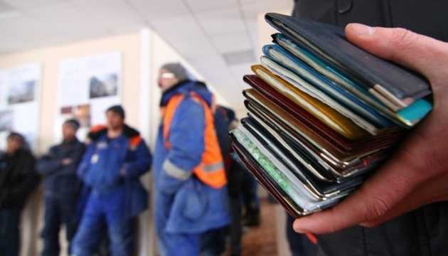 Украинцы массово уезжают на заработки в Польшу: самая востребованная сфера изменилась