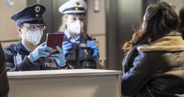 Запрет на кинотеатры и рестораны: невакцинированным в Германии грозят новые ограничения