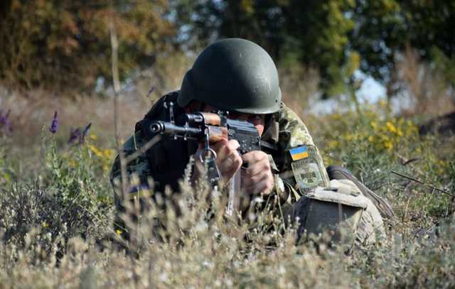 Боевики в годовщину режима "тишины" трижды открывали огонь по силам ООС