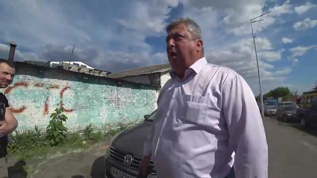 В Киеве полковник в отставке угрожал активистам из-за замечания в неправильной парковке