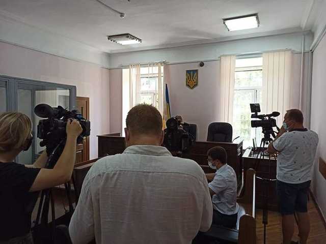 Миллионная взятка: чиновнику Минобороны не смогли избрать меру пресечения