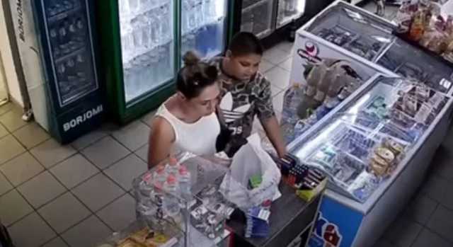 В Одессе юный ром воровал товар, пока его мама отвлекала продавщицу
