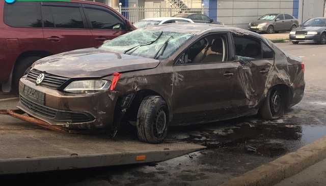 В Харькове машина перевернулась на крышу и пролетела несколько десятков метров