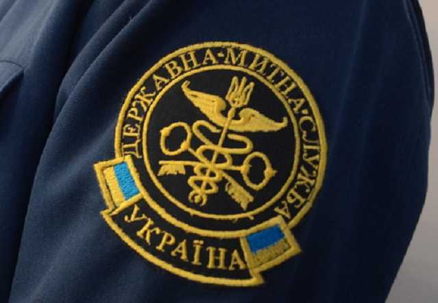 Одесский таможенник причастен к контрабанде товаров из Китая