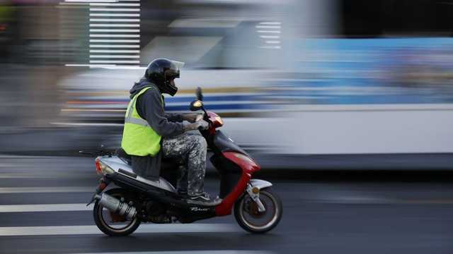 В Украине водителей и пассажиров обяжут носить светоотражающие элементы