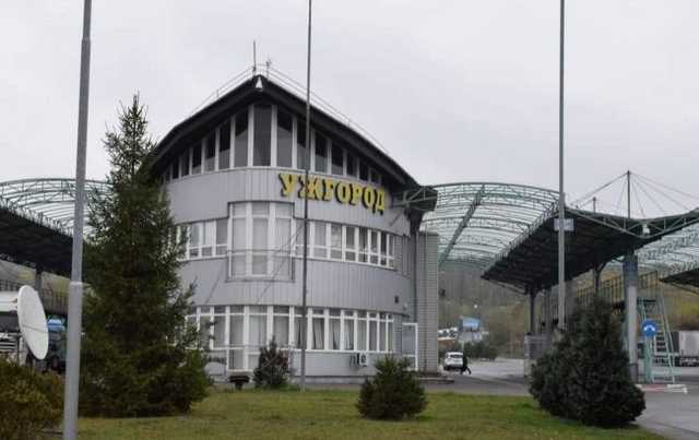 Украинцы смогут ездить в Словакию автобусами: что будут требовать от путешественников