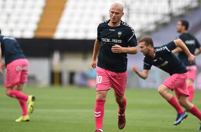 Зозуля официально перешел в новый клуб