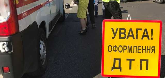 Под Киевом столкнулись сразу пять авто: есть пострадавшие