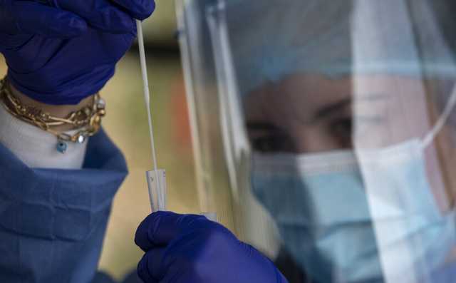 В Украине 984 новых случая заражения COVID