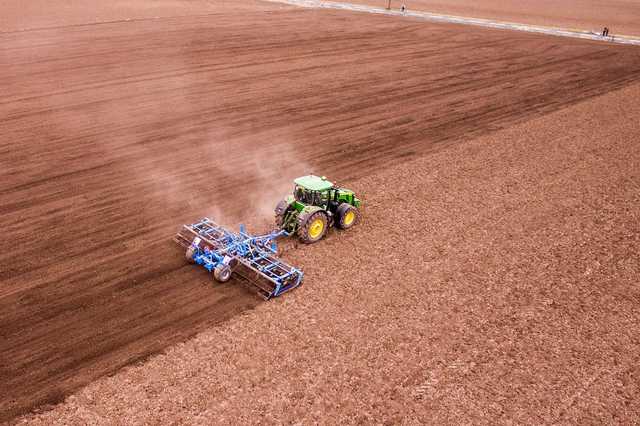 Зе-режим загоняет бизнес в тень, а фермеров сгоняет с земли