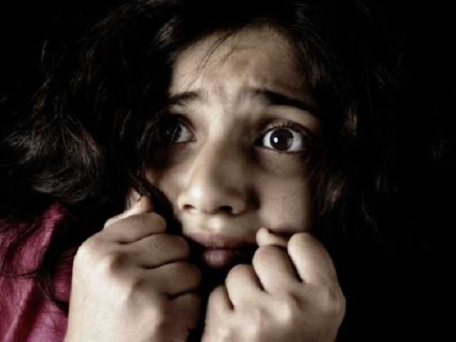 Назвался полицейским и изнасиловал 14-летнюю девушку: в Сумской области будут судить 24-летнего мужчину