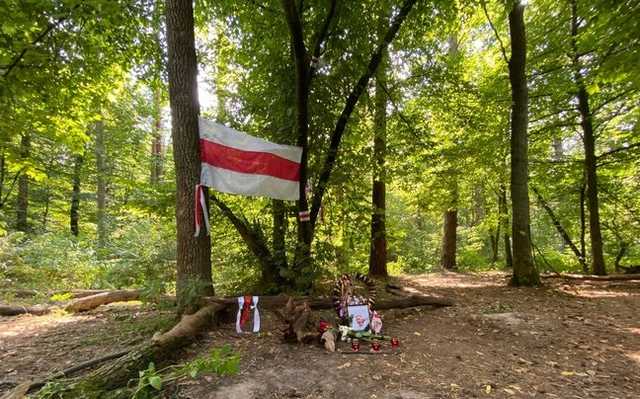 На месте гибели белорусского активиста Шишова возник стихийный мемориал