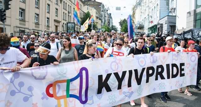 "Опрометчивая ремарка": в "КиевПрайде" отказались от слов в адрес русского языка