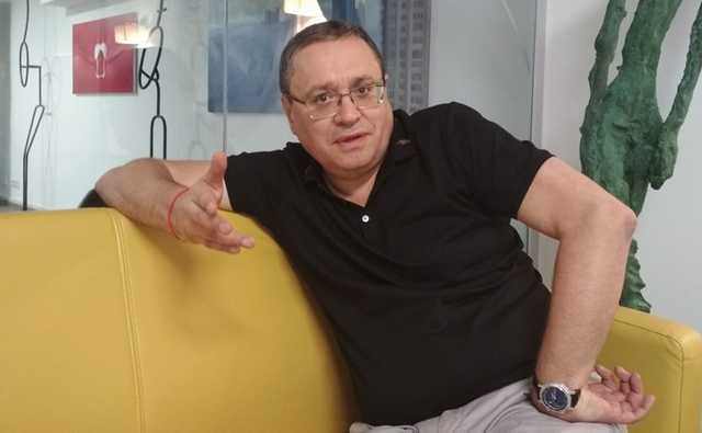 Adamovskyis group is cheating the army for money