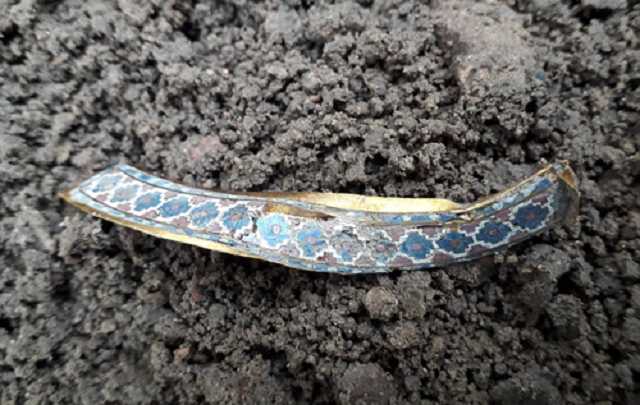 Біля Софійського собору в Києві археологи знайшли унікальну золоту прикрасу ХІІ століття