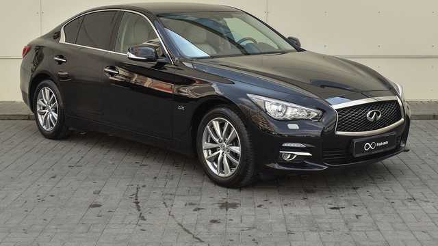 В Киеве за ночь разобрали на запчасти салон припаркованного на улице Infinity