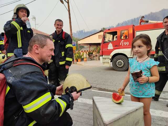 Кулеба про українських пожежників у Туреччині та Греції: Це розрив шаблону російської пропаганди