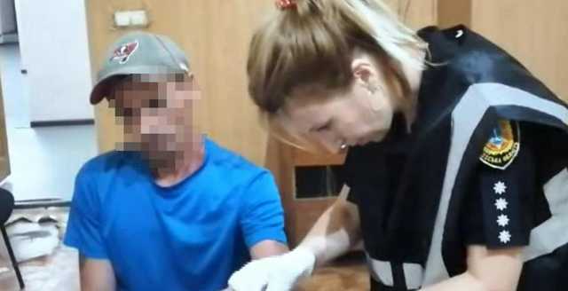 Одессит убил ножницами соседа, оскорбившего его пятилетнюю дочь