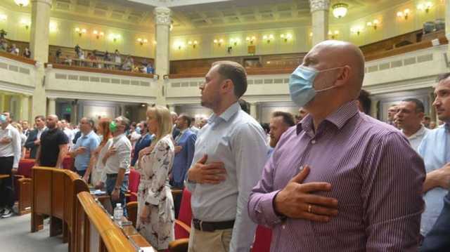 Стало известно, сколько помощников работают на депутатов ВРУ