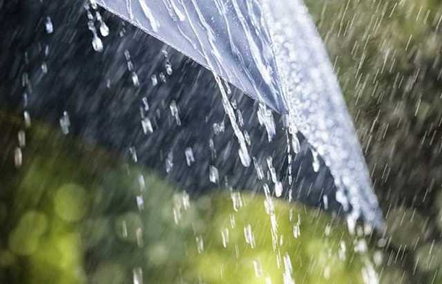 В Мелитополе во время шторма со здания практически сорвало крышу